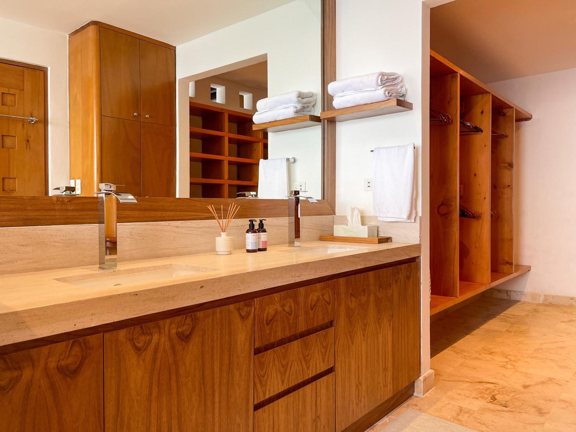 Luxury Beachfront Zone With Private Pool By Solmar * Cancún